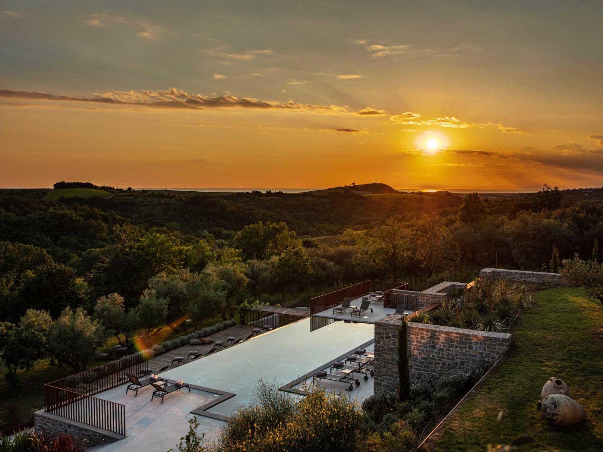 San Canzian Hotel & Residences - Small Luxury Hotels Of The World بوجي المظهر الخارجي الصورة
